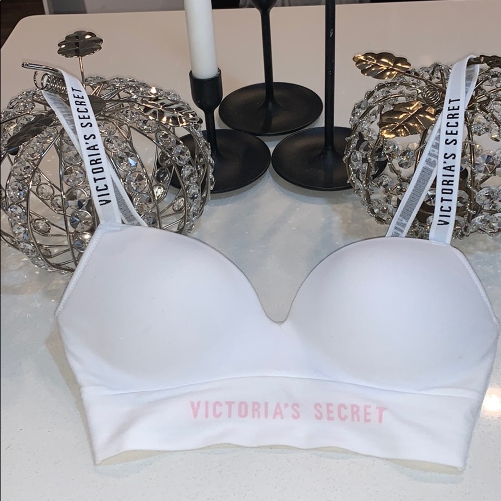 Victoria’s Secret XS white push up bra